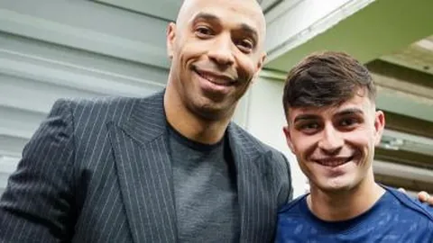 国米拜仁领跑德甲6分差距存隐忧，欧冠将至防线伤病问题严峻